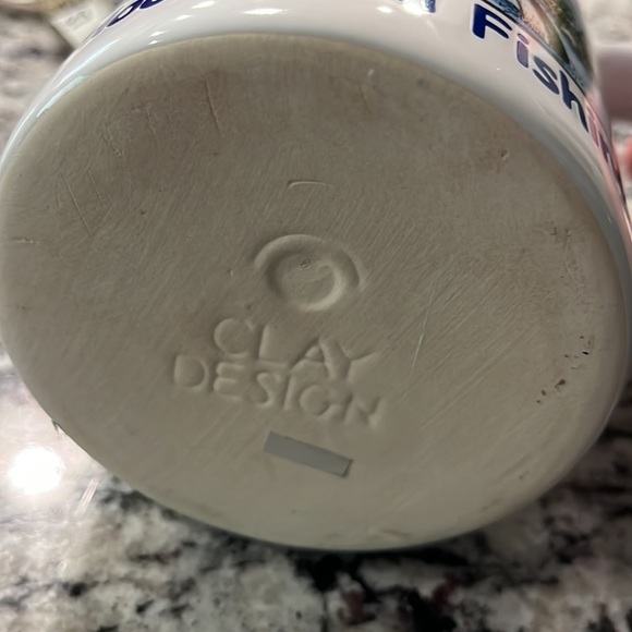 Gary Patterson “ Hooked on Fishing”coffee mug clay - Picture 3 of 4